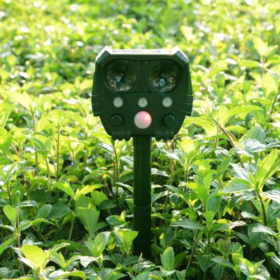 China Sustainable Outdoor Waterproof Solar Powered Ultrasonic Animal Reflector With PIR Sensor Lawn Garden Protect Your Yard for sale