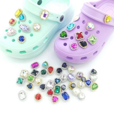 China Heart-Shaped Palm Flower Buckle Rhinestone Acrylic Crystal Shoe Decoration Shoe Decoration Accessory For Garden Shoes Clogs Charm for sale