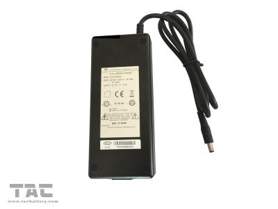 Chine chargeurs de batterie portatifs de batterie au lithium du scooter 24V 2A 152*Mm*60mm*35mm à vendre