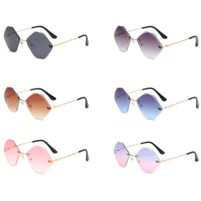 China 2022 New Fashion Sun Glasses Frame Shade Colors Kids Sunglasses Big Eyewear Shape Lip Kids Baby Rimless Glasses for sale