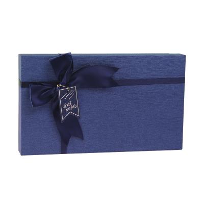 China Recyclable High End Quality Sky And Earth Blanket Personalized Bridesmaids Gift Sets Blue Tote Boxes for sale