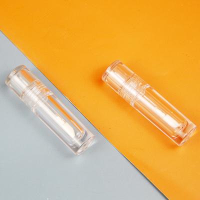 China Nuevo diseño tubos de brillo para labios recipiente cosmético transparente paquetes de brillo para labios lindos vendedores de recipientes de brillo para labios en venta