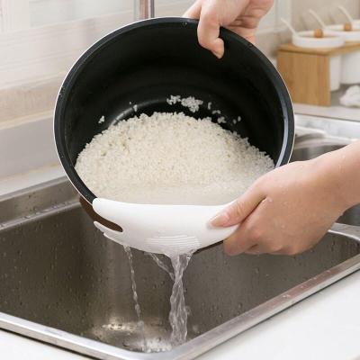 China New Products Kamus Kitchen Instrument Soybean Rice Strainer Viable Washing Tool Plastic Sieve Spoon With Handle Colanders And Strainers for sale