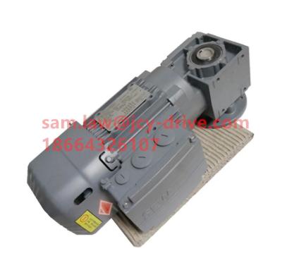 China Zusammengefügte Helical Gear Unit Variable Speed Gearmotor RF77 DRN100LS4 zu verkaufen