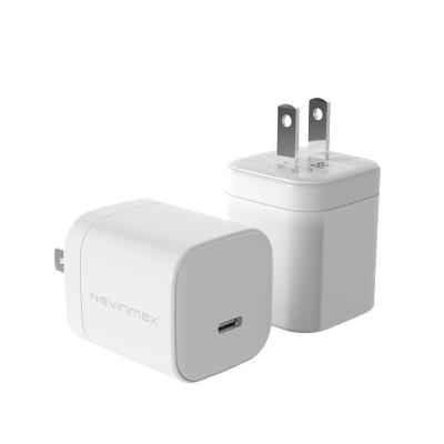 China High Quality Fast Charger Mobile Phone Mini USB-C Interface 20W PD3.0 Output Charging Adapte for iphone 12 for sale