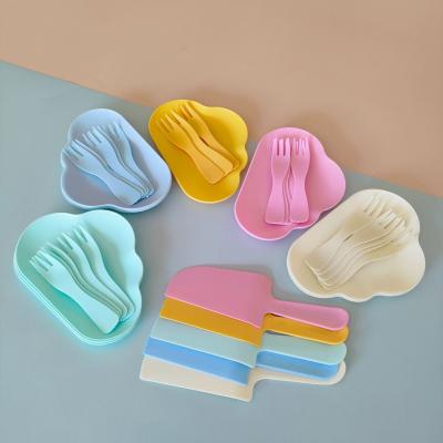 China Water Cloud Shape Plate Cake Cutlery Set Customized Plastic Disposable Party Supplies for sale