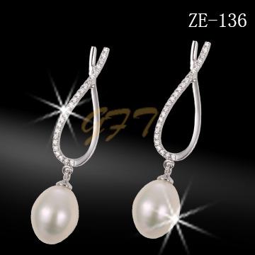 China Fashionable Ladies Earrings Design Pictures 925 Sterling Silver Earring for sale