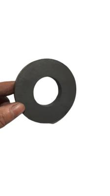 Cina Duro dimensione su ordinazione diametralmente magnetizzata Y30 Y35 di Ring Magnet D65X32X20mm della ferrite in vendita