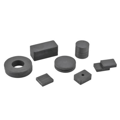 Chine Aimants permanents forts rectangulaires de ferrite d'aimant du ferrite Y25 formés par bloc à vendre