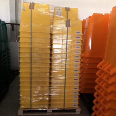 China Taburete apilable amarillo del paso del polietileno para el alto alcance del lugar en venta