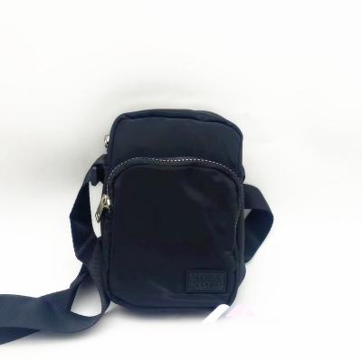 China Waterproof Nylon Waterproof Phone Bag Cross - Body Bag for sale