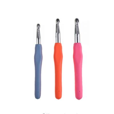 China Hand Knitting High Quality Aluminum Soft Hook Tools Aluminum Crochet Hook TPR Crochet Hook Set for sale