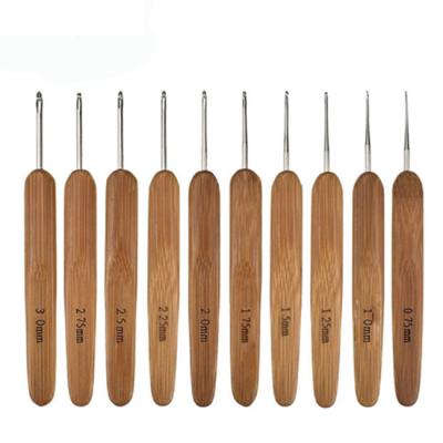 China Durable 0.75-3mm Wooden Bamboo Crochet Hook DIY Set Set Handcrafted Knitting Needles for sale