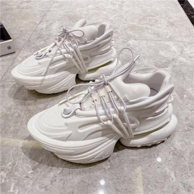 China Cushioning Crescent Chunky Casual Shoes For Men Women Insole Colorblock Designer 2023 Fashion Unisex Luxury Size Sneakers Spring New for sale