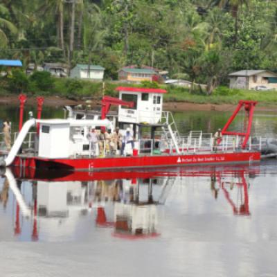 Chine 10 pouces 550m3 Petite dragueuse pour le nettoyage et le dragage des eaux peu profondes à vendre