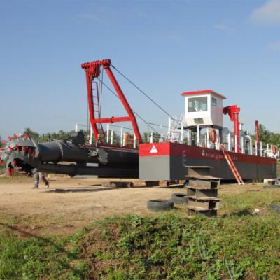 China 1500m3 River Small Dredger Machine 4,5m-12m Largura total Cummins 522kw Potência do motor principal à venda