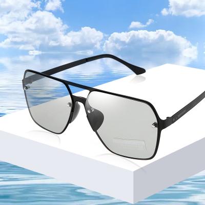 China Low MOQ Fashion Sunglasses Customized Oversized Square Polarized Discoloration Sunglasses Sports Big Square Sun Glass Shades For Men for sale