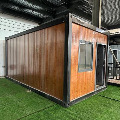 China Ademloze Containerhuis Gemakkelijk te installeren Muurpanelen Planken Veiligheidsdeuren Residentiële Container Prefabricated House Te koop