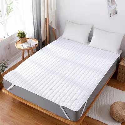 China Hypoallergenic Poly-cotton Mattress Cover Hypoallergenic Quilted Mattress Protector. for sale