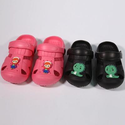 China New Arrival Lightweight Dual Color Lovely Design Quick Drying Garden Shoes Lightweight EVA Children's Clogs for sale