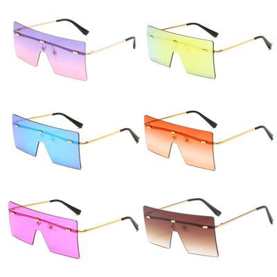 China Fashion Trend Sun Glasses 2022 Summer Square Oversized Rimless Eyewear Luxury Gradient Shading Sun Glasses For Women for sale