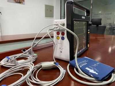 Chine Moniteur cardiaque modulaire de soins de vie, machine de signaux vitaux multi-paramètres de l' hôpital à vendre