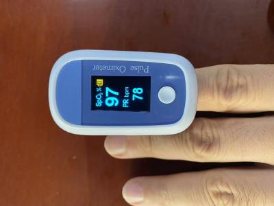 Κίνα SPO2 έλεγχος του σφυγμού Oximeter άκρων δακτύλου OLED με τη ζωηρόχρωμη επίδειξη, όργανο ελέγχου οξυγόνου αίματος προς πώληση