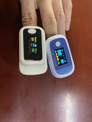 Κίνα Ιατρικός σφυγμός Oximeter άκρων δακτύλου νοσοκομείων OLED για την ενήλικη παιδιατρική κλινική, όργανο ελέγχου οξυγόνου αίματος προς πώληση