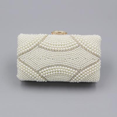 China Portable Handmade Pretty Pearl Beaded Pearl Handbag Women Bridal Party Even Envelope Clutch Purse for sale