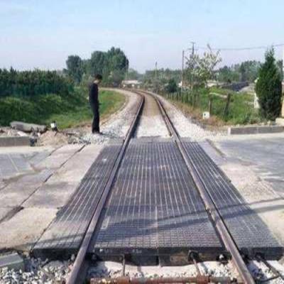 China P50 2200*750*185 Rail Construction P50 Railway Rubber Rail Protection Crossing Board for sale