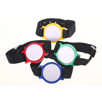 China 125khz Nylon Chip Reusable RFID Wristband Adjustable Waterproof/Waterproof NFC Wristband for sale