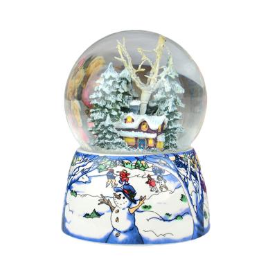 China Fashion Resin Christmas Music Music Artificial Creative Colorful Crystal Globe Gift Water Snow Rotating Crystal Ball To Child For Decor for sale