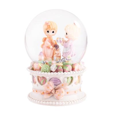 China Wholesale Purchase Artificial Crystal Ball Crafts Snow Globe Music Resin Snow Globe Souvenir With Decoration To Good Friends Friendship for sale