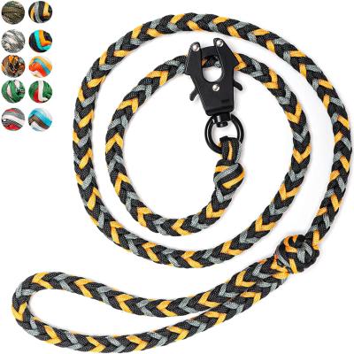 China Quick Release Heavy Duty Paracord Braided Dog Leash Tactical Lead Frog Clip On Paracord Dog Leash With Frog Buckle for sale