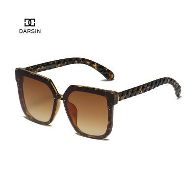 China DARSIN Environmental Friendly Factory Amazon Oversized Women Fashion To Square Sunglasses 2022 UV400 for sale