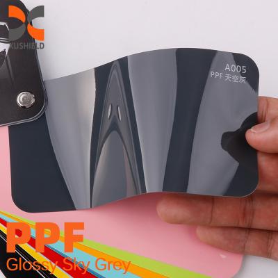 Cina Produttore di pellicole per auto Adesivo colorato colorato Gloss PET UV Wrap Vinyl Tint Car Decorative Film in vendita