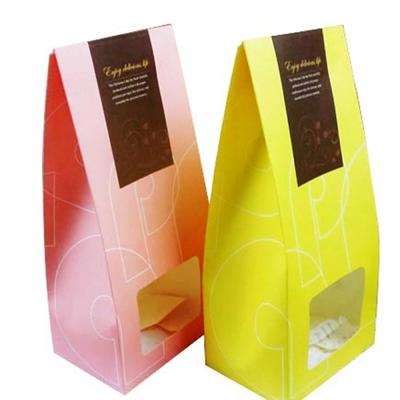 China Factory wholesale recyclable recycled paper shopping bag for cakes, cake paper bag with window design for sale