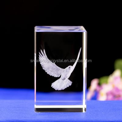 China Europe Souvenir Crystal Peace Birds Animals K9 Wholesale Crystal Glass Cube For Gifts Laser for sale