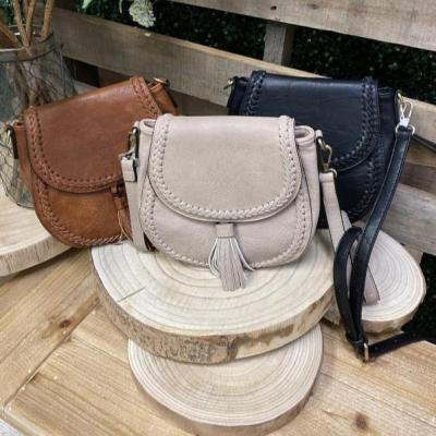 China 2022 New Fashion Hot-seller Fashion Retro Shoulder Bag With Tassel Women Leather Saddle Bags Cross - Body Bag for sale