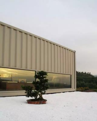 China Parking lot modern design living room container house store for sale