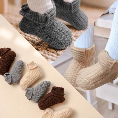 China Cute Anti-Smell Newborn Walkers Hutch Shoes Bumps Girl Boy Toddler Handmade Shoes Infant Knitted Baby Crochet Prewalker Shoes for sale