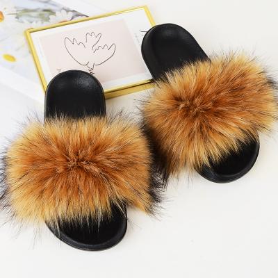 China Fashion Trend 48 Hours Delivery Raccoon Women Imitation Fur Slippers Wholesale Big Size Girls Hairy Faux Fox Fur Slides Slippers For Woman for sale