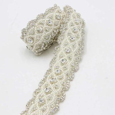 China Hotfix Shiny Rhinestone Pearl Crystal Iron On Trims Crystal Chain Wedding Dress Costume Applique Chain Applique Decorate for sale