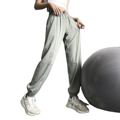 China Anti-Wrinkle In Running Fitted Woman Long With Chain Cargo Pants Slim Fit Woman for sale