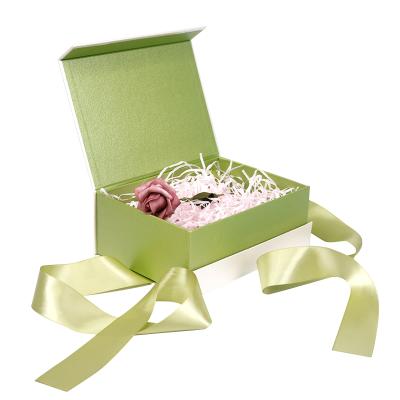 China Wholesales Handmade Custom Green Paper White Cardboard Gift Box With Lid Magnetic Cosmetics Luxury Wedding Dress Gift Box Packaging for sale