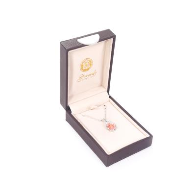 China Fashion PU Leather Plastic White Velvet Striping Logo Jewelry Pendant Box Custom Made for sale