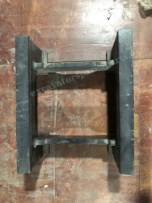 China ZAX450 ZAX380 ZAX460 Hitachi Excavator Parts Track Guard Excavator 6020385 for sale