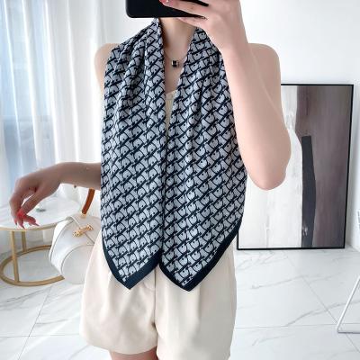 China Fashion\2022 European Twill 90cm Large Square Scarf D Professional Spring Headband New Comfortable\Durable And American Letter Silk Scarves for sale