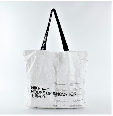 China Handled Tyvek Paper Logo Reusable Tyvek Handbag Customized Shopping Bags for sale