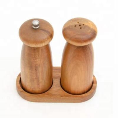 China Viable Wholesale Handmade Premium Wooden Salt Shaker /Pepper Grinder&Wooden Spice Salt Shaker Manual Wooden Pepper Mill for sale